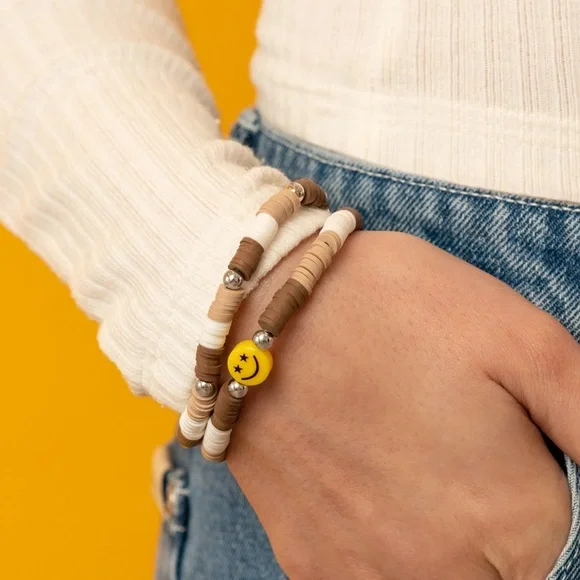Brown & white Smiley face stretch bracelet - Picture 3 of 3